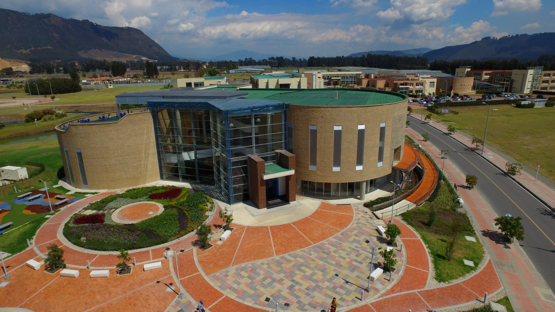 fotografía de Campus UNMG donación BBVA