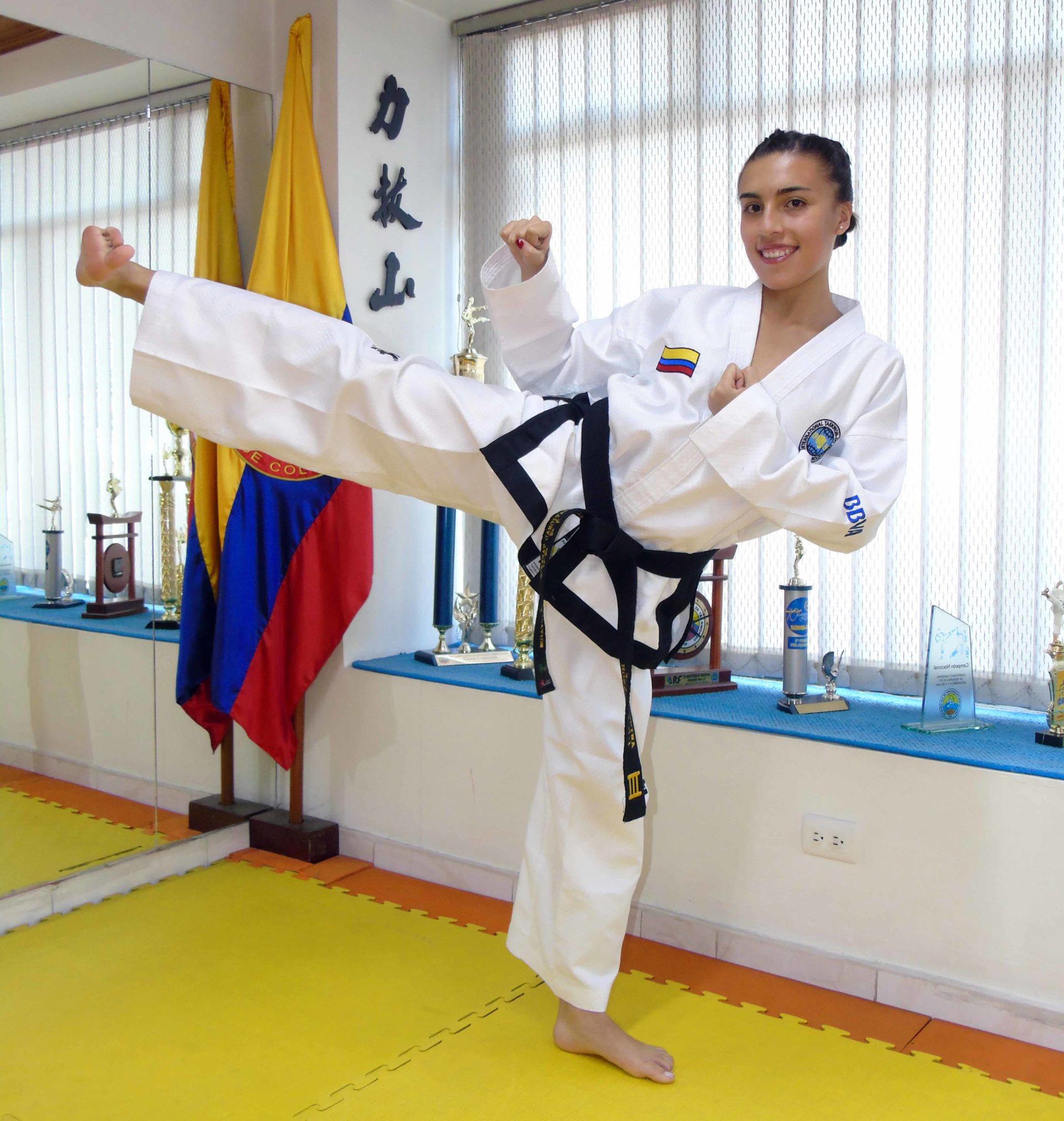 Fotografía de Honey Ospina, campeona mundial de taekwondo en figuras y medalla de oro en la pasada Copa Mightyfist de Buenos Aires
