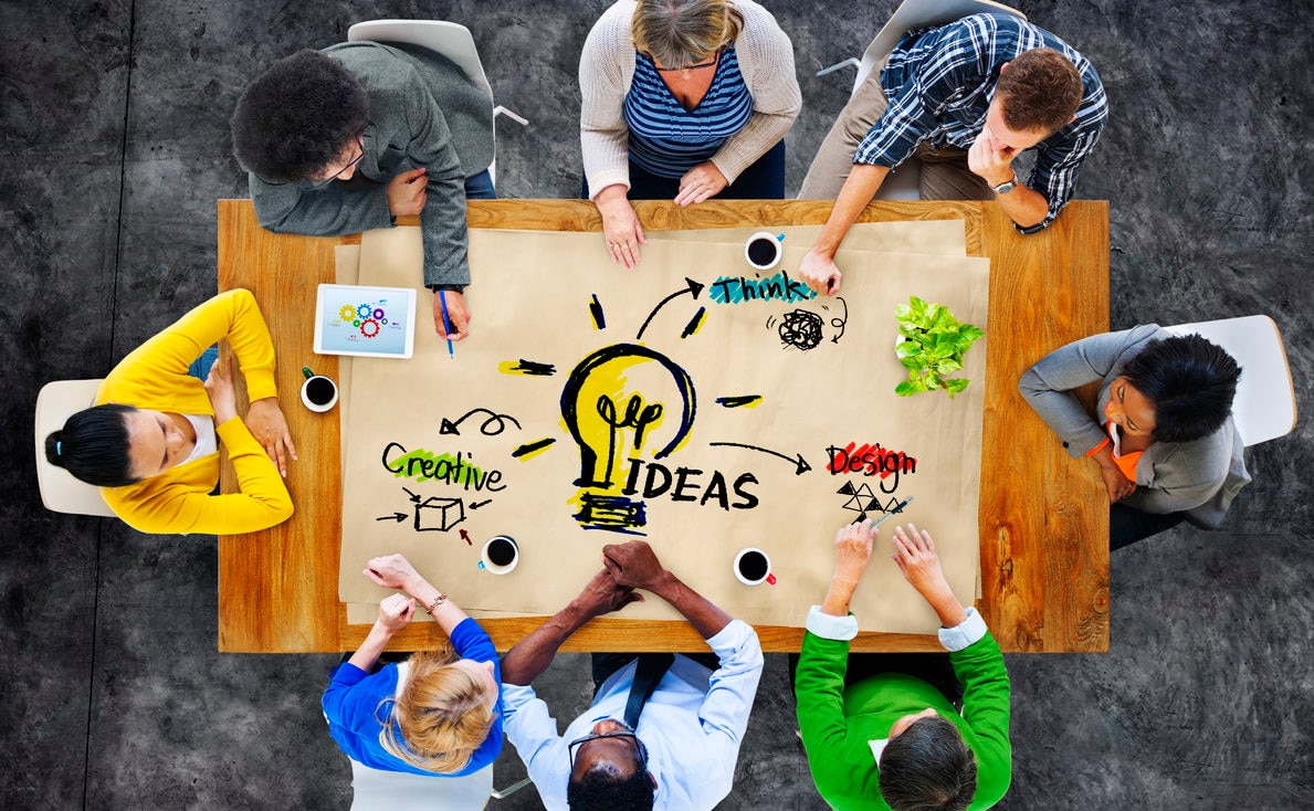 millennials-emprendedores-mesa-ideas-innovacion-creatividad-recurso-BBVA