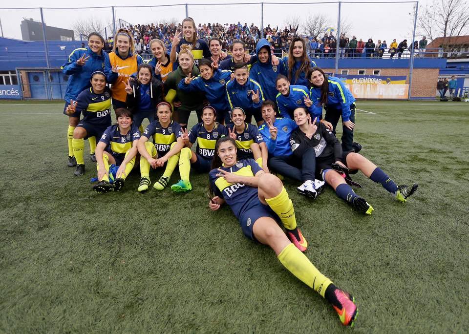 Las Gladiadoras de Boca festejan el triunfo frente a River. Las Gladiadoras de Boca festejan el triunfo frente a River.
