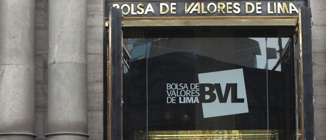 Edificio de la Bolsa de Valores de Lima. Fotografía del edificio de la Bolsa de Valores de Lima. BBVA Continental SAB