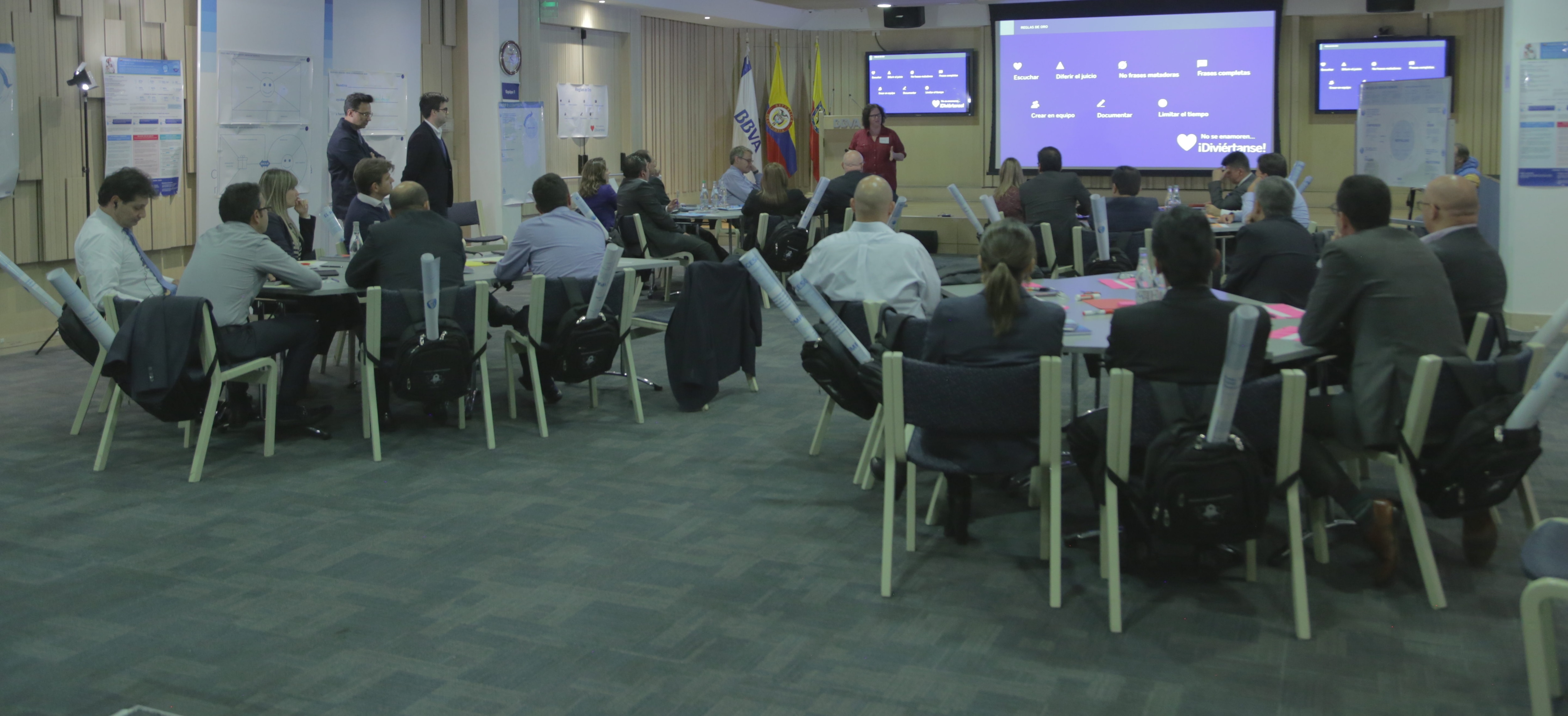 Design thinking jornada directiva BBVA Colombia Fotografía de Design thinking jornada directiva BBVA Colombia