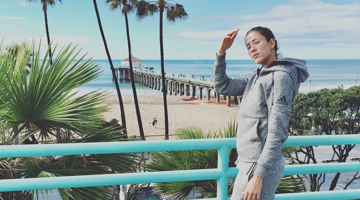 Garbiñe Muguruza en Manhathann Beach California