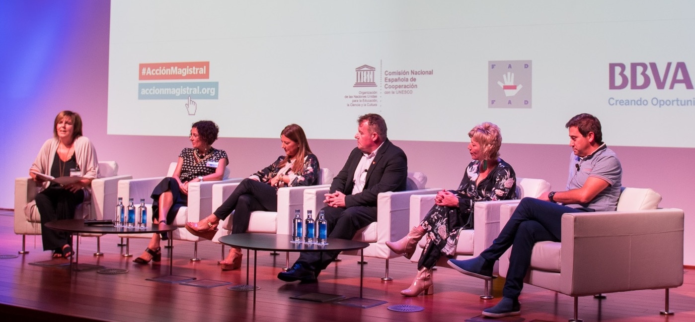 mesa_redonda_ganadores_premio_accion_magistral_2017