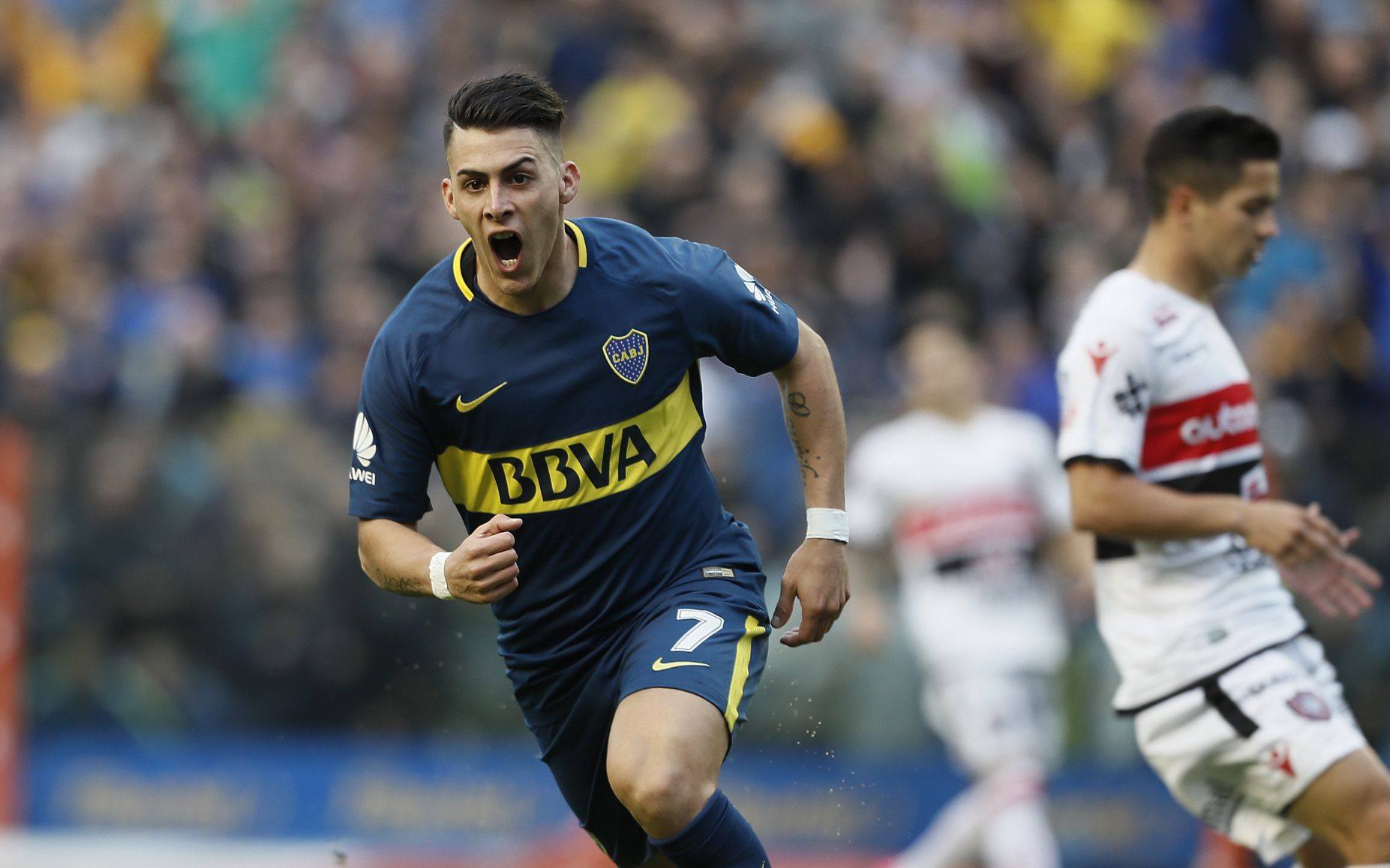 Cristian Pavón festeja su gol en la victoria de Boca 1 a 0 frente a Chacarita