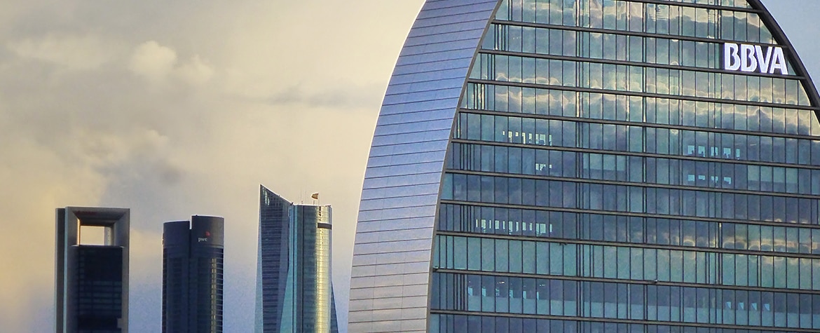 La Vela de BBVA, con las cuatro torres de Madrid en el horizonte La Vela de BBVA, un nuevo icono en el skyline de Madrid