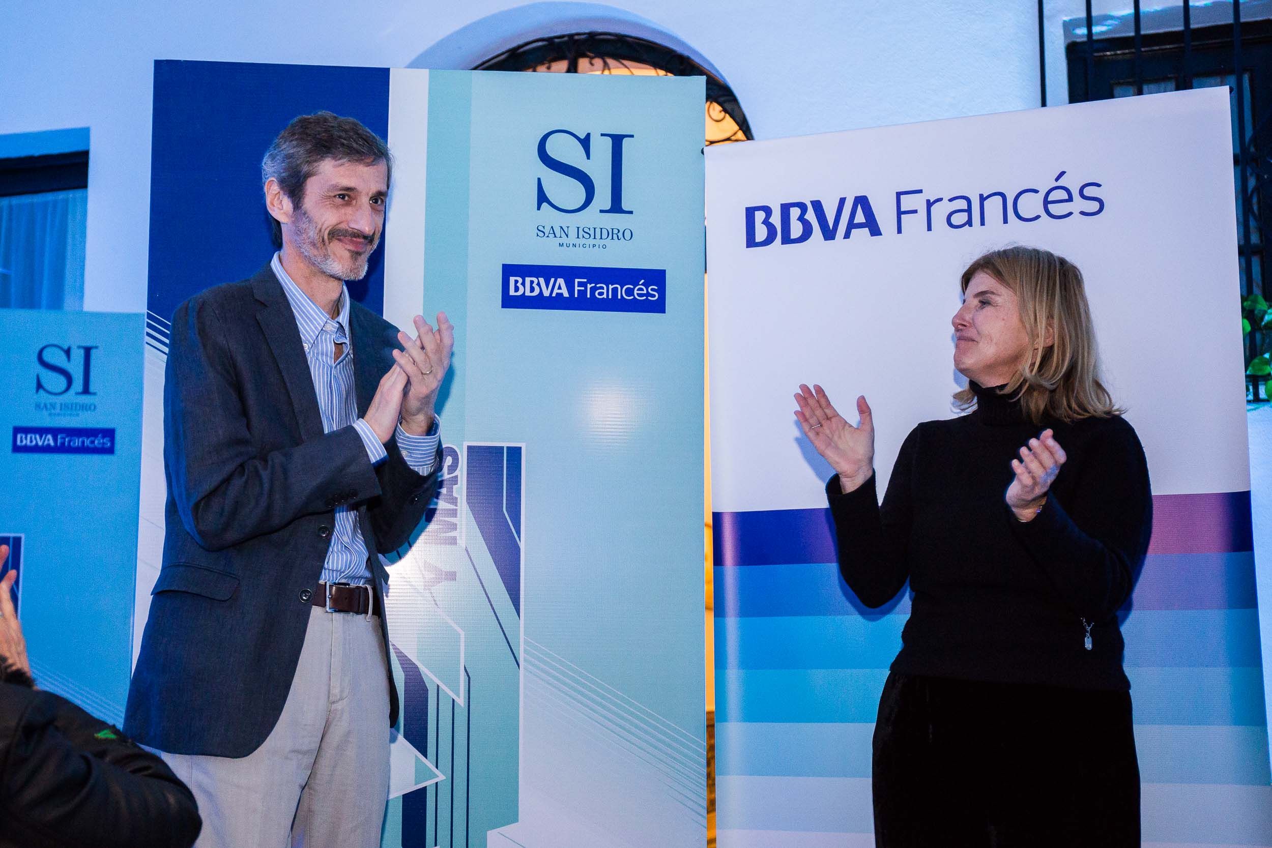 Martín Zarich, presidente ejecutivo de BBVA Francés y Eleonora Jaureguiberry, subsecretaria general de Cultura de San Isidro. Martín Zarich, presidente ejecutivo de BBVA Francés y Eleonora Jaureguiberry, subsecretaria general de Cultura de San Isidro..