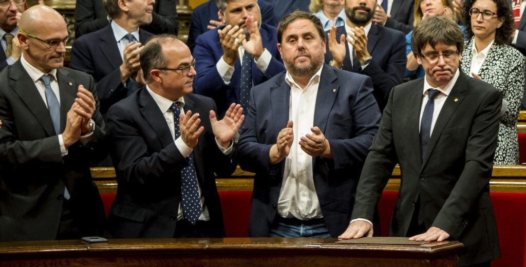 Puigdemont-Parlament-independencia-efe-bbva-2 Puigdemont-Parlament-independencia-efe-bbva-2