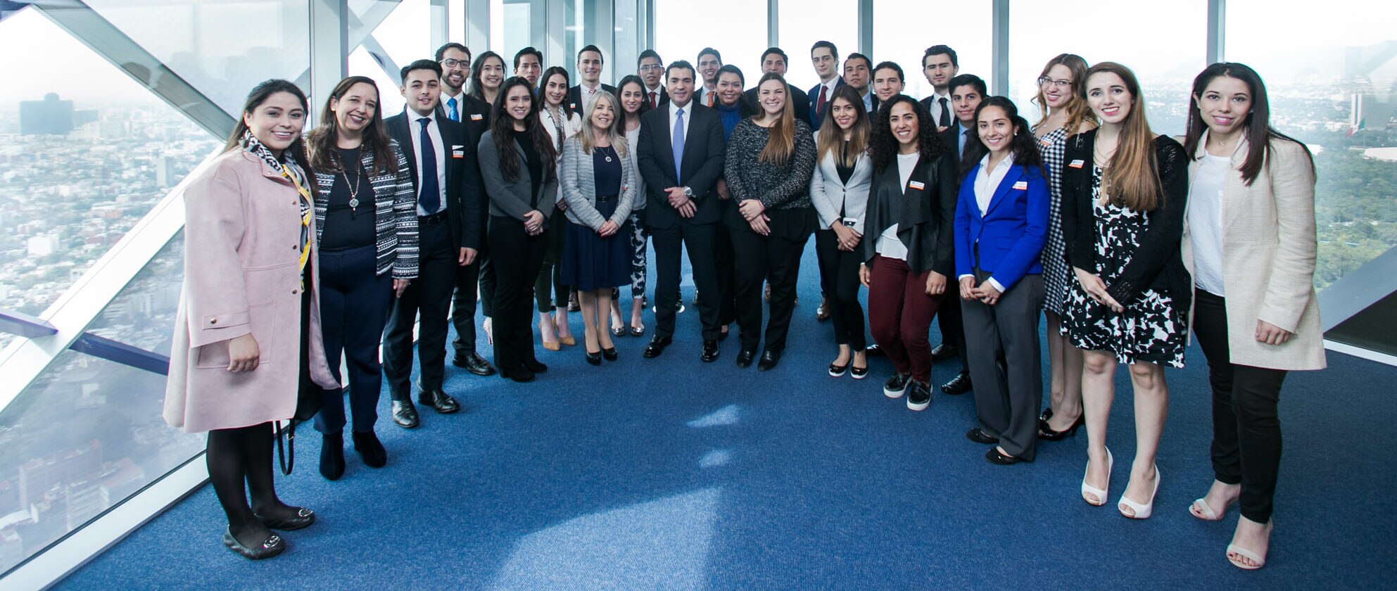 Estudiantes de la Universidad Anáhuac en la Torre Bancomer Estudiantes de la Universidad Anáhuac en la Torre Bancomer