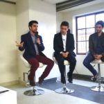 fotografia de Sergio Zuñiga, Santiago Rojas y Sebastián Caro en el panel de Panda Lab