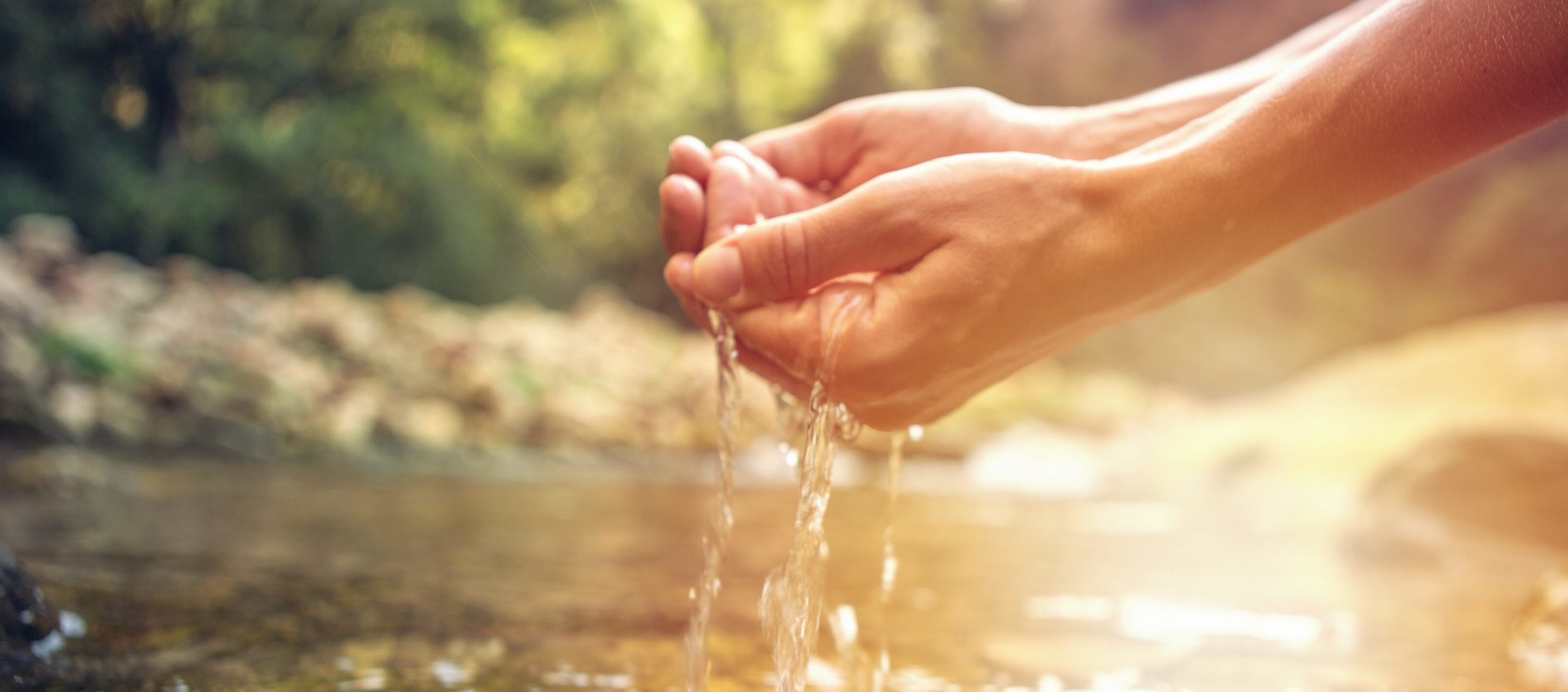 agua-medioambiente-solidaria-mano-bbva-recurso agua-medioambiente-solidaria-mano-bbva-recurso