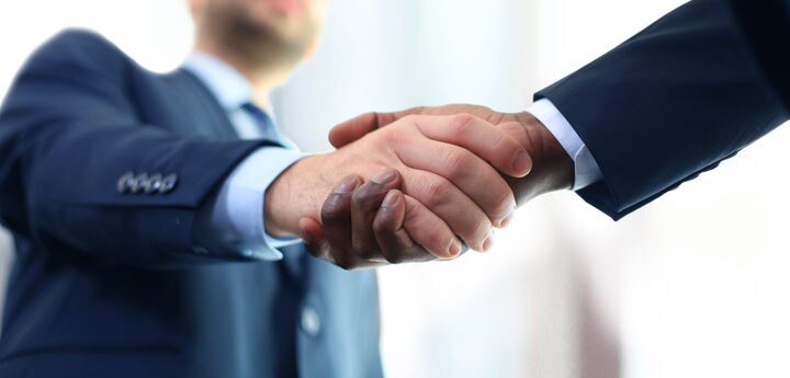 apreton-manos-colaboracion-negocio-recurso-bbva apreton-manos-colaboracion-negocio-recurso-bbva