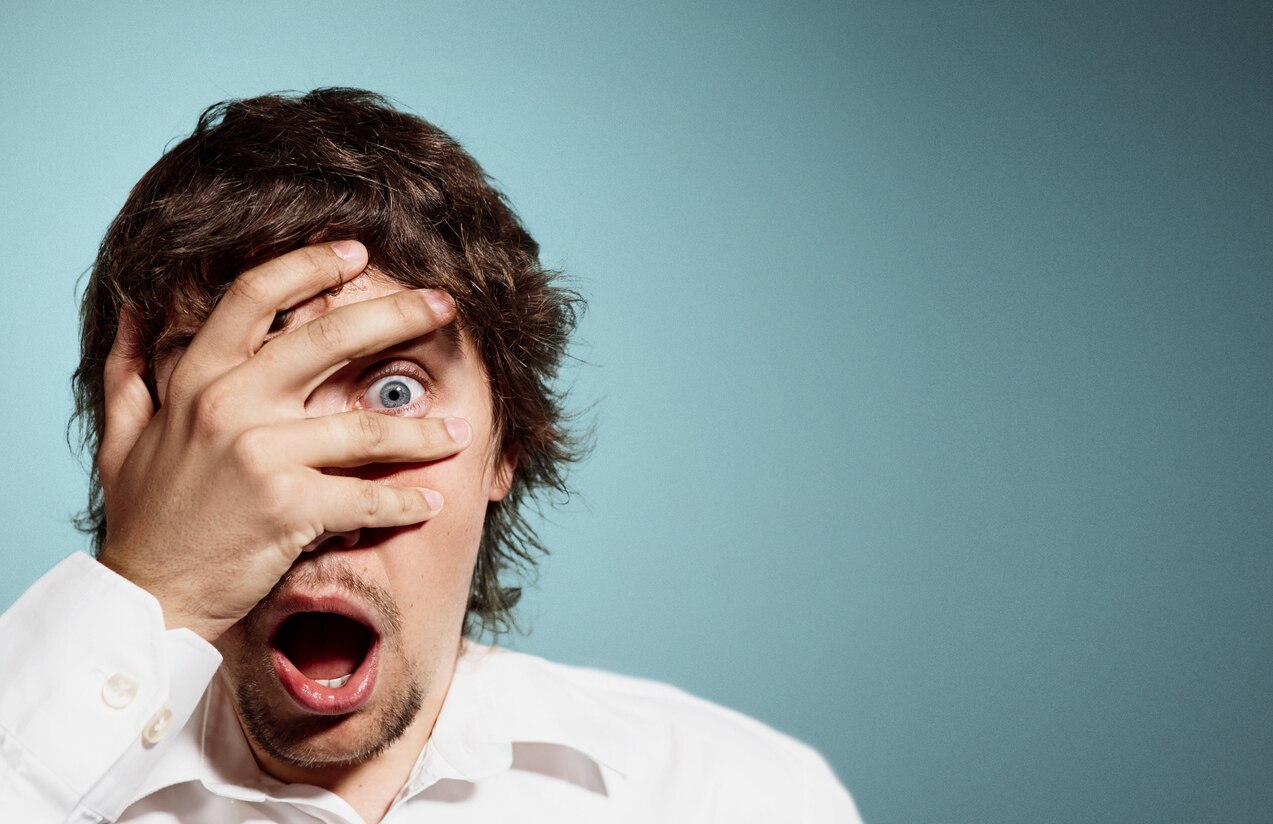 hombre-sorprendido-fotografia-recurso-bbva hombre-sorprendido-fotografia-recurso-bbva