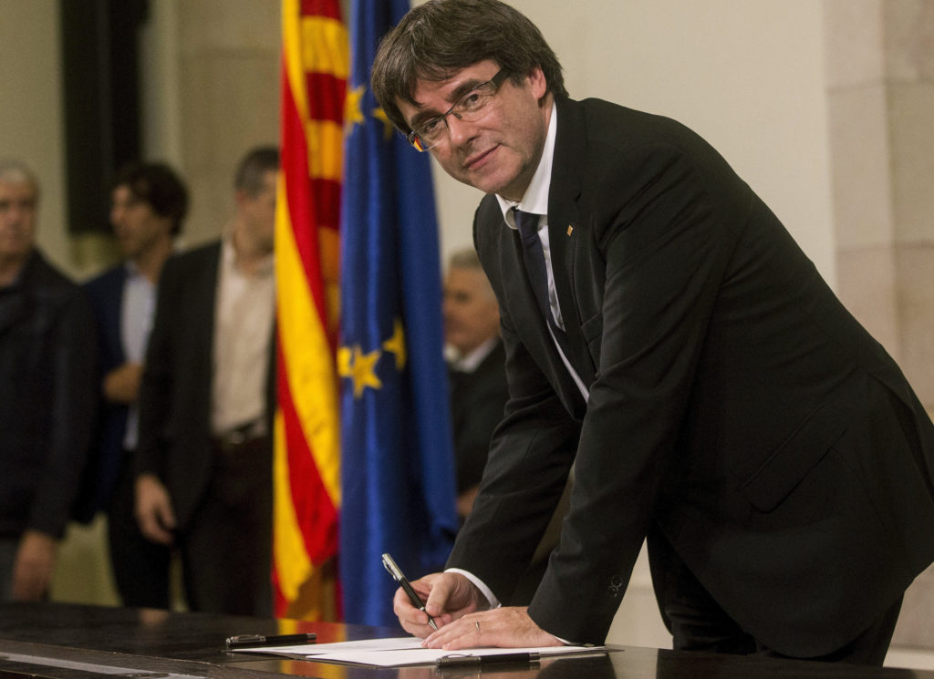 puigdemont-parlament-bbva-efe puigdemont-parlament-bbva-efe
