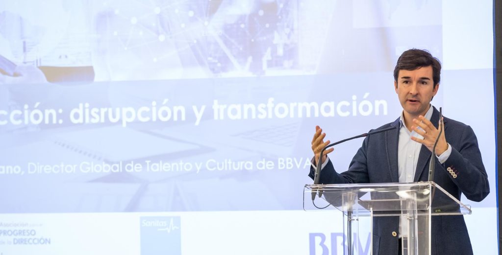 Ricardo Forcano, director de Talento y Cultura de BBVA, en la jornada organizada por la APD en Zaragoza sobre disrupción tecnológica. Ricardo Forcano, director de Talento y Cultura de BBVA, en la jornada organizada por la APD en Zaragoza sobre disrupción tecnológica.
