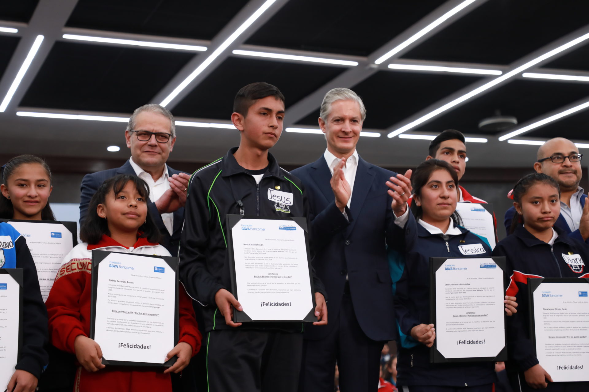 Entrega de becas a Mexiquenses por Fundacion Bancomer