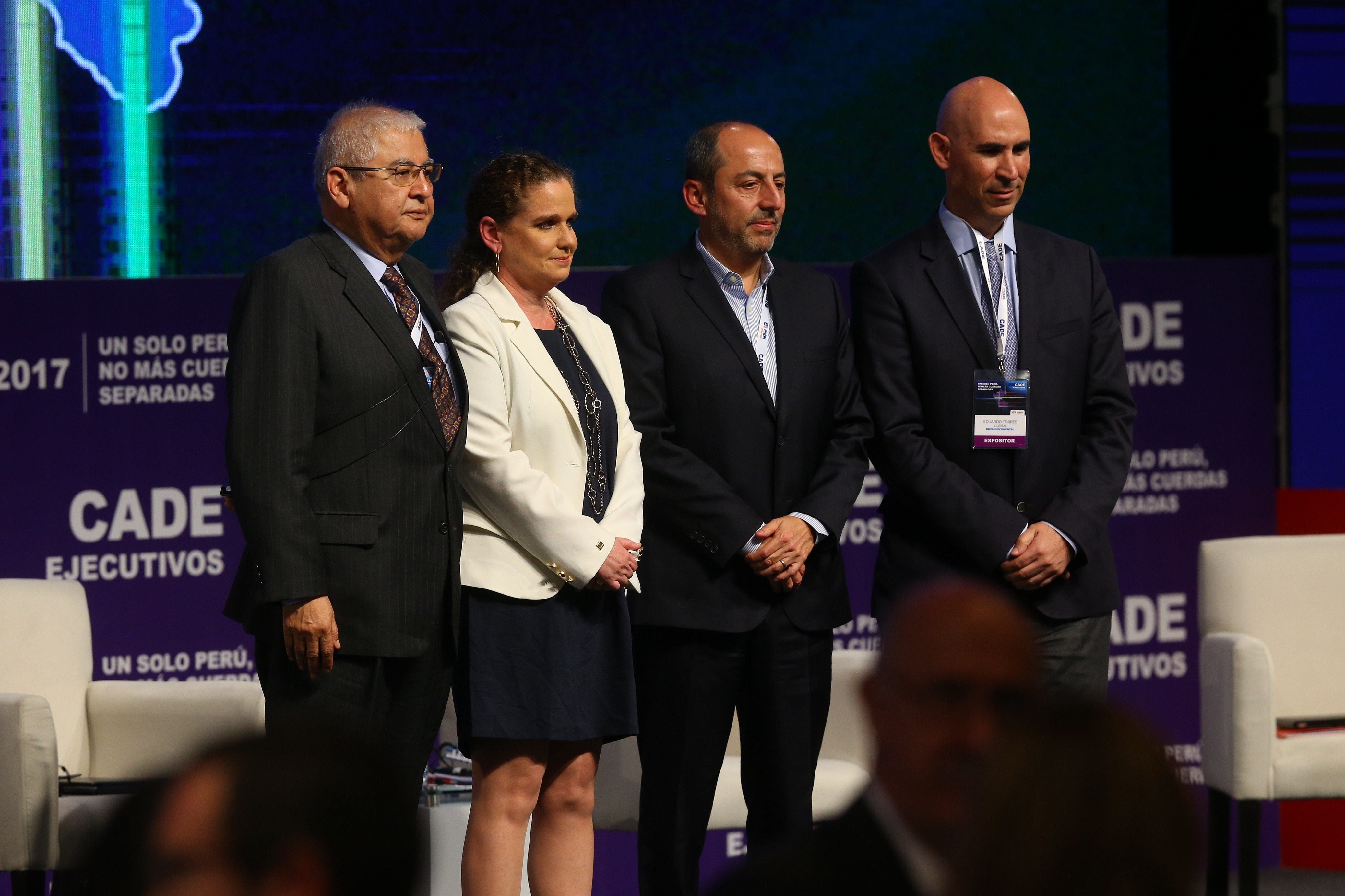 Fotografía de Raúl Salazar, Claudia Cooper, Hugo Santa María y Eduardo Torres-Llosa tras su presentación en CADE 2017.
