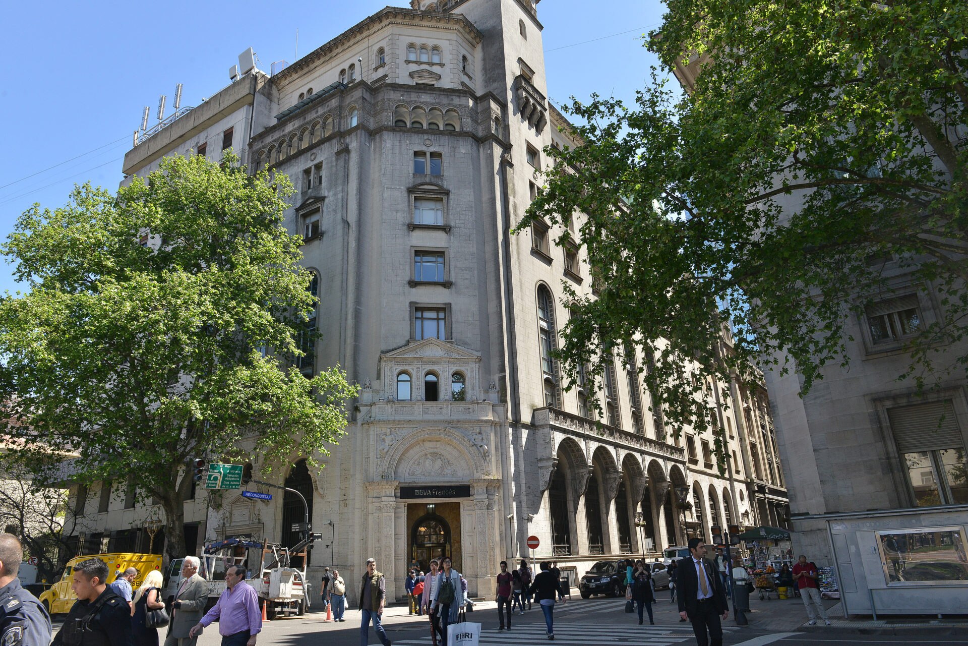 bbva-banco-frances-edificio-renacentista-argentina-buenos-aires-historia-bbva