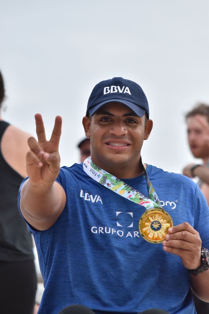El deportista colombiano, Francisco Sanclemente, ganó la Media Maratón de Miami en la categoría sillas atléticas, con un tiempo de 1:03:18, mejorando la marca con la que obtuvo el mismo título en la temporada 2017. Francisco Sanclemente gana maratón de Miami