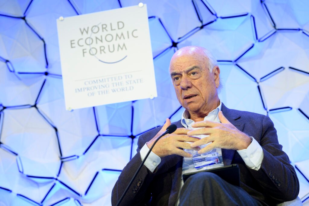 SPCL EFE / BBVA - Spanish BBVA bank President Francisco Gonzalez speaks during a panel session the opening day of the 48th Annual Meeting of the World Economic Forum, WEF, in Davos, Switzerland, Tuesday, January 23, 2018. The meeting brings together enterpreneurs, scientists, chief executive and political leaders in Davos January 23 to 26.(KEYSTONE/Laurent Gillieron) WORLD ECONOMIC FORUM, WEF, WIRTSCHAFTSTREFFEN, 48. WELTWIRTSCHAFTSTREFFEN, WELTWIRTSCHAFTSFORUM, FORUM DAVOS, VORBEREITUNG,
