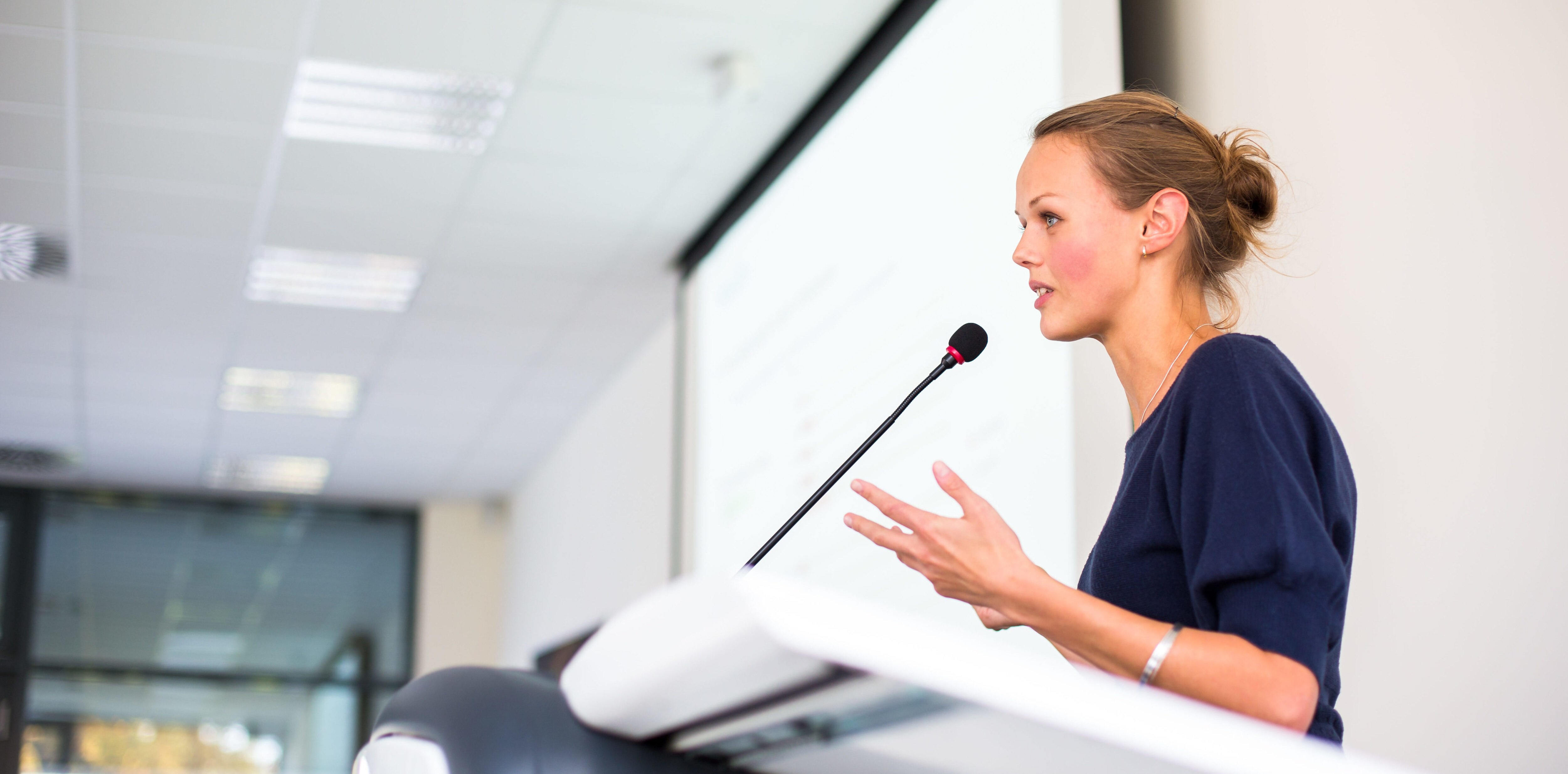 mujer-trabajdora-igualdad-genero-femenino-trabajo-equidad-diversidad-laboral-conferencia-bbva mujer-trabajdora-igualdad-genero-femenino-trabajo-equidad-diversidad-laboral-conferencia-bbva