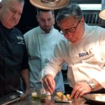 Joan Roca explica parte del menú que ha preparado para la cena de los Óscars Joan Roca explica parte del menú que ha preparado para la cena de los Óscars