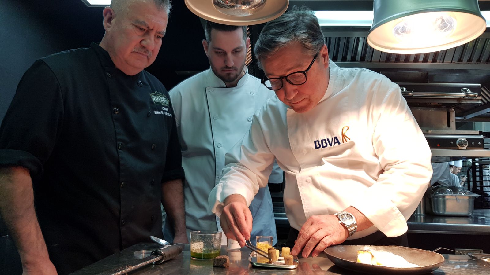 Joan Roca explica parte del menú que ha preparado para la cena de los Óscars Joan Roca explica parte del menú que ha preparado para la cena de los Óscars