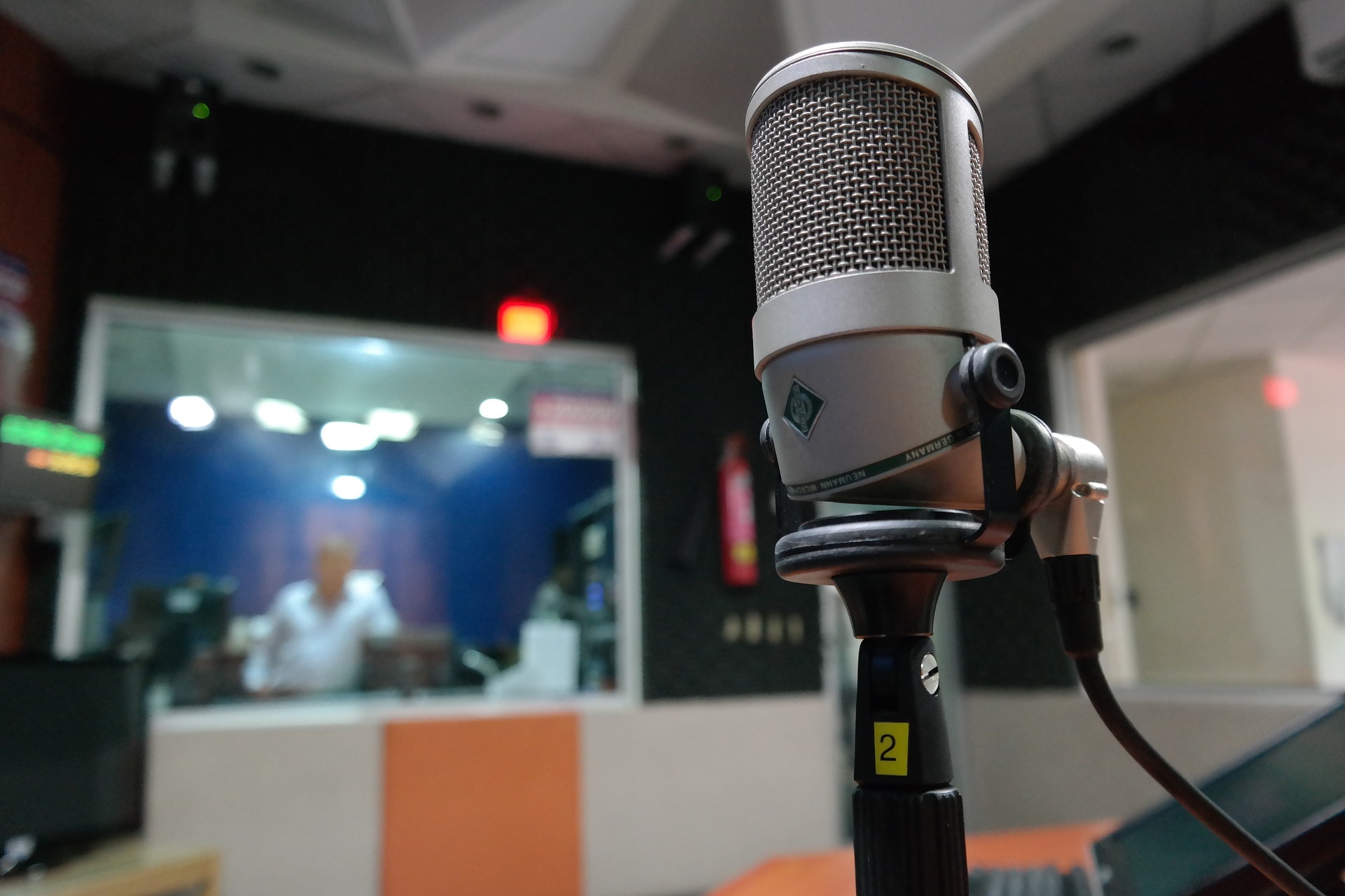 microfono-dia-mundial-radio-sonido-podcast-bbva microfono-dia-mundial-radio-sonido-podcast-bbva