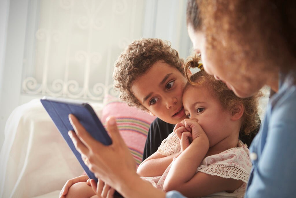 tener-hijos-llegada-bebe-economia-familiar-costes-ser-padres-hermanos-recurso tener-hijos-llegada-bebe-economia-familiar-costes-ser-padres-hermanos-recurso