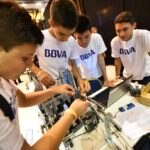 Niños del laboratorio de robótica de BBVA Paraguay en Festechpy