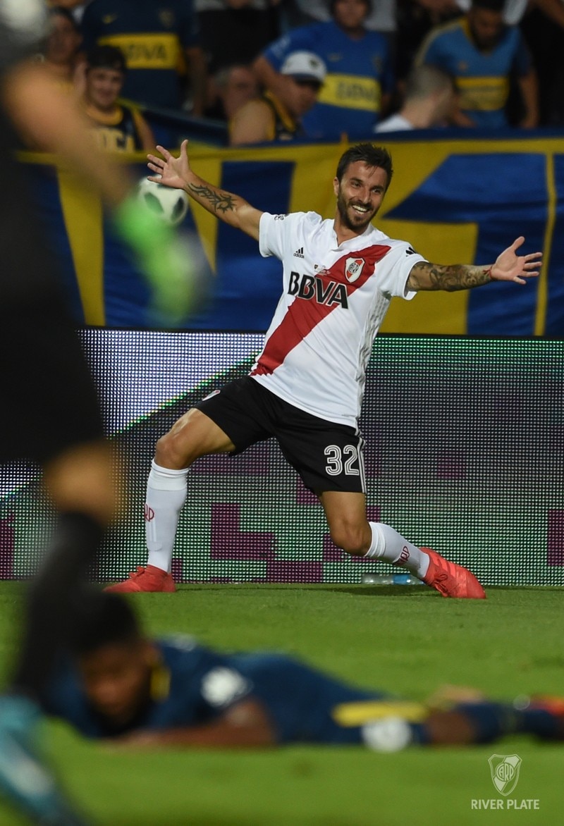 Socco festeja el segundo gol de River. Socco festeja el segundo gol de River.
