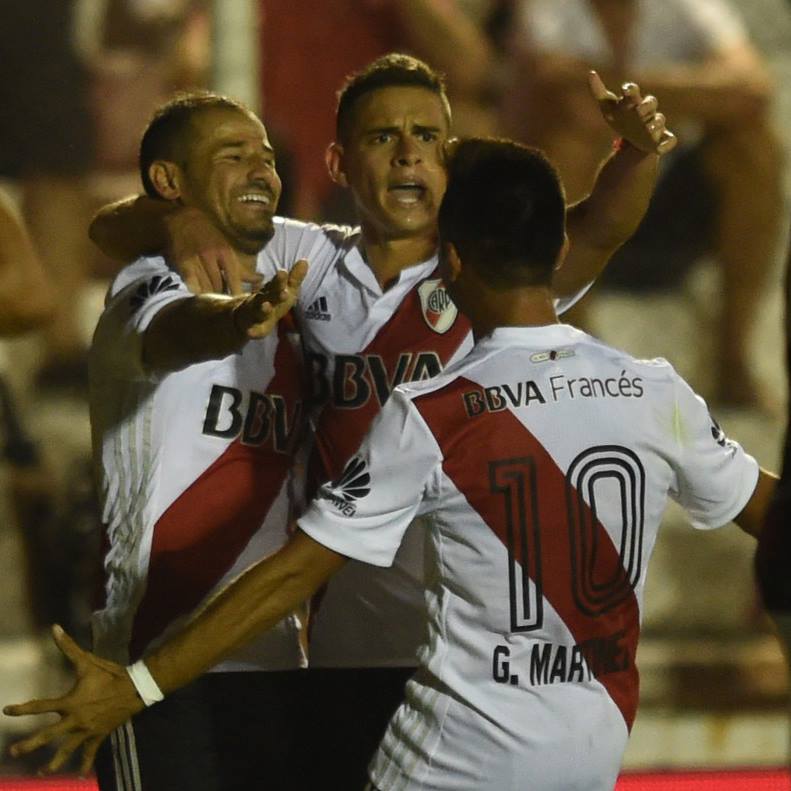 Mora, Borré y Martínez festejan el agónico gol que permitió el triunfo de River 1 a 0 frente a Patronato. Mora, Borré y Martínez festejan el agónico gol que permitió el triunfo de River 1 a 0 frente a Patronato.