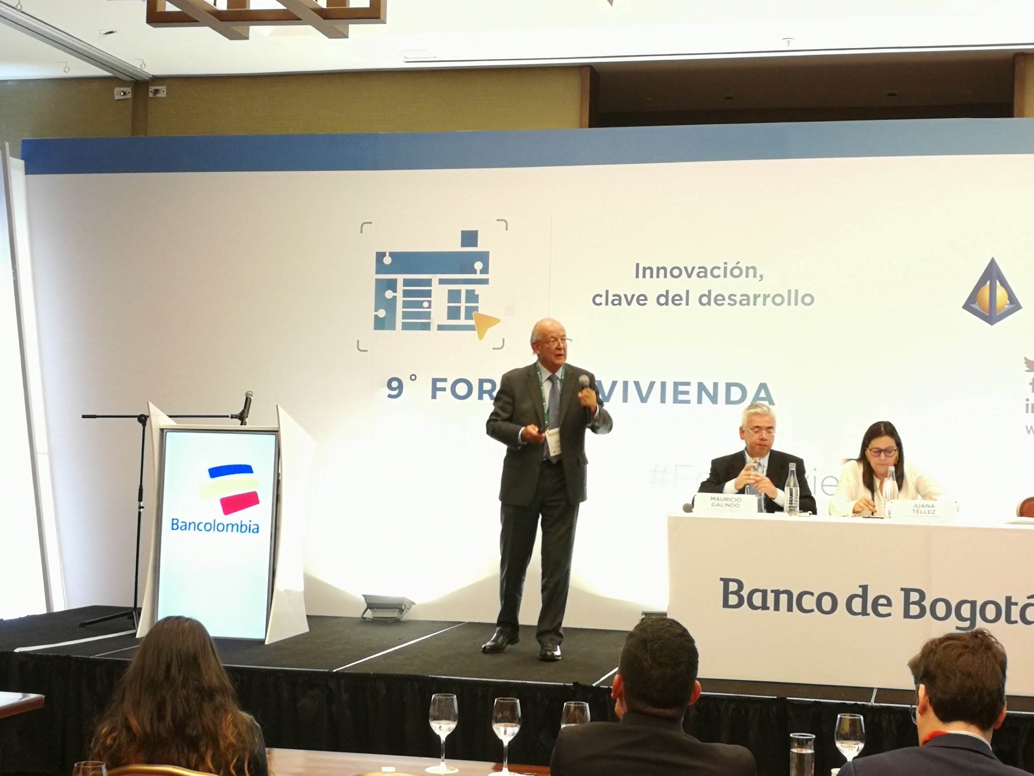 Roberto Junguito, ex ministro de Hacienda y ex codirector del Banco de la República, habló de la importancia de una Macro en el país. Fotografía de Roberto Junguito, ex ministro de Hacienda y ex codirector del Banco de la República