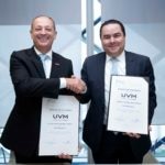 Fernando Eguiluz en la firma de convenio de BBVA Bancomer con la Universidad del Valle de México