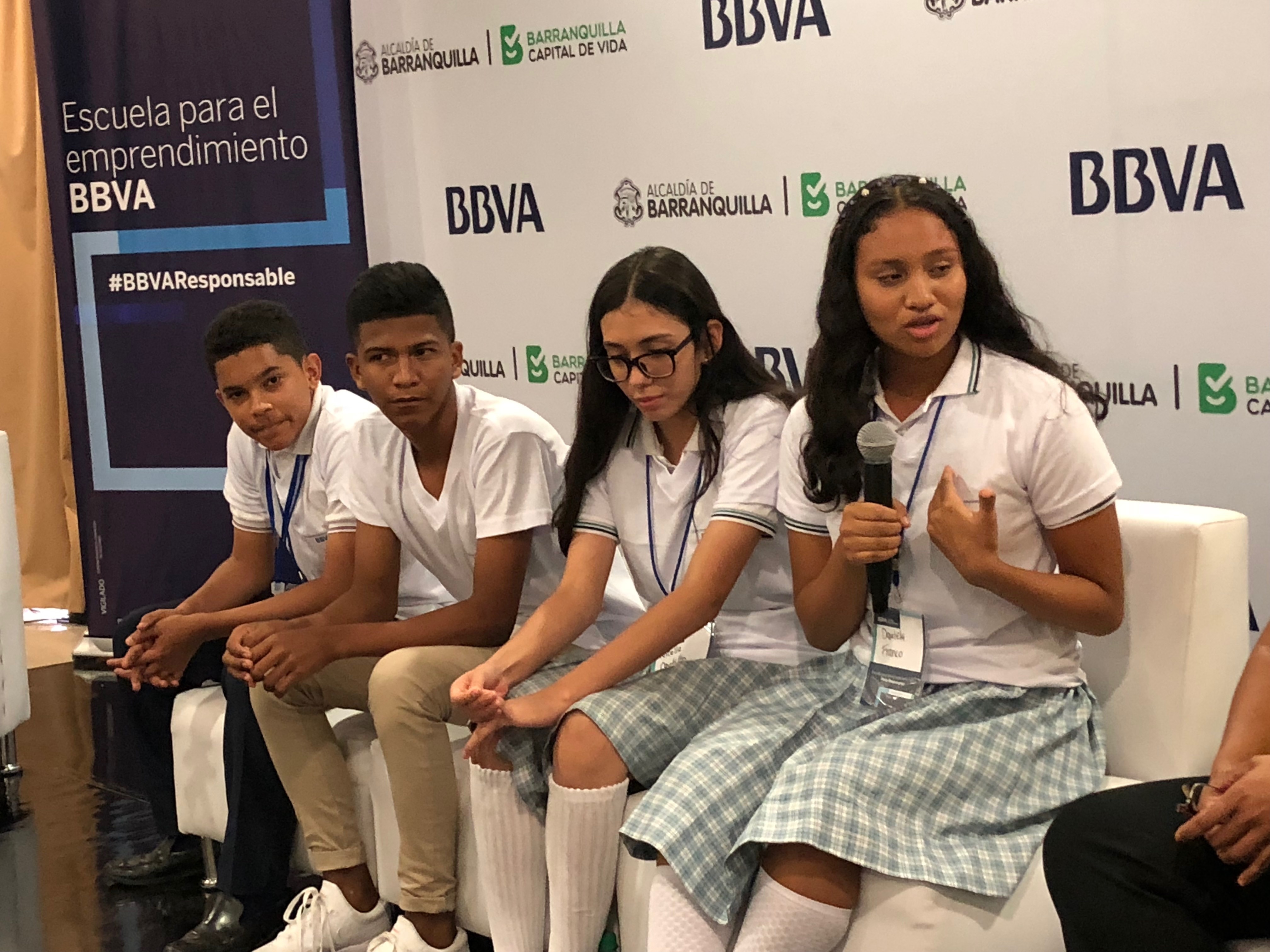 Jóvenes beneficiados por el programa 'Escuela para el emprendimiento de BBVA Jóvenes-beneficiados-por-el-programa-'Escuela-para-el-emprendimiento-de-BBVA