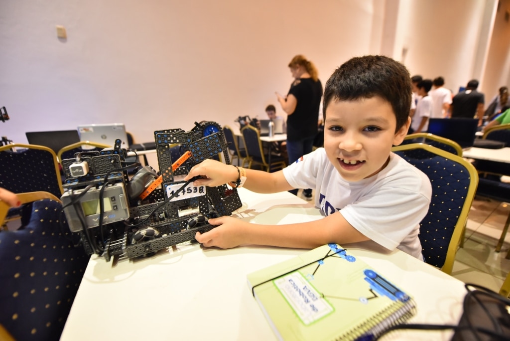 Robótica BBVA Fotografía de BBVA Paraguay Taller de Robótica