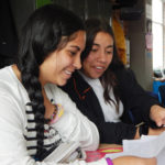 Estudiantes-del-colegio-Codama-de-Bogotá-leen-las-cartas-que les envían reclusos de diferentes cárceles del país