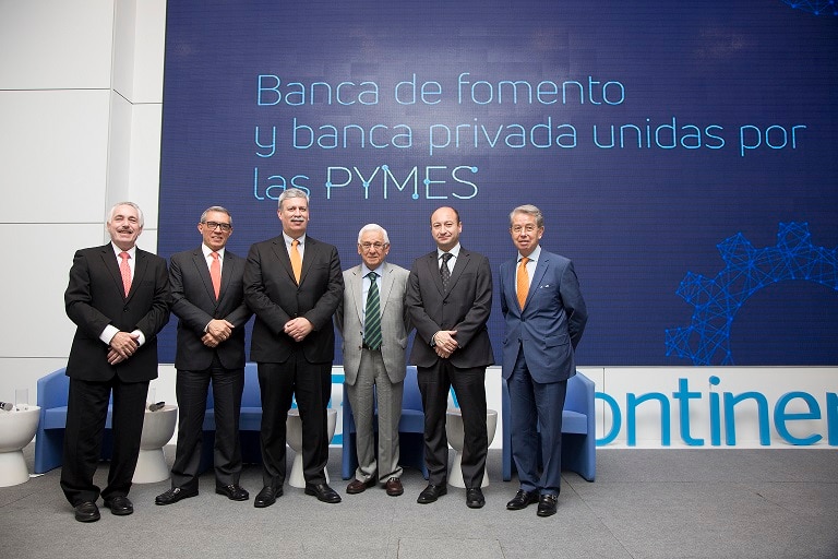 Panel de banca de desarrollo en Seminario de Lima. Panel de banca de desarrollo en Seminario de Lima.