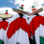 EFE México ponchos bandera gorro mexicano recurso BBVA