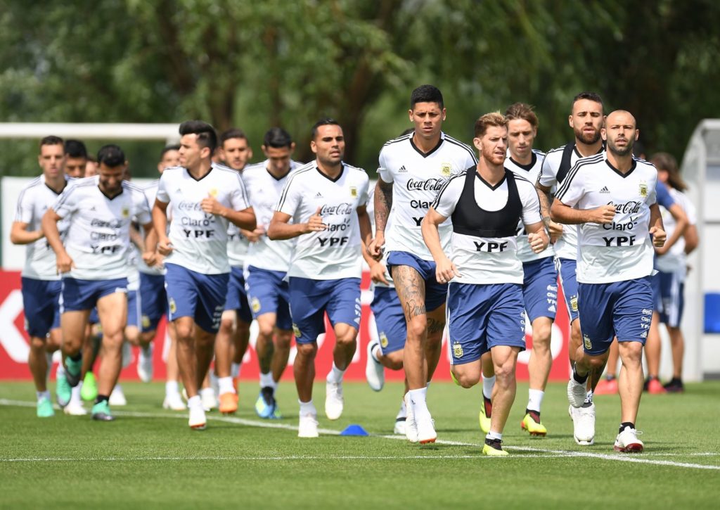 Rusia, 24 de junio de 2018: El seleccionado argentino realiza la pràctica matutina con vistas al encuentro definitorio fresnta de Nigeria.
Foto: Maximiliano Luna/Telam/Enviado especial Rusia, 24 de junio de 2018: El seleccionado argentino realiza la pràctica matutina con vistas al encuentro definitorio fresnta de Nigeria. Foto: Maximiliano Luna/Telam/Enviado especial