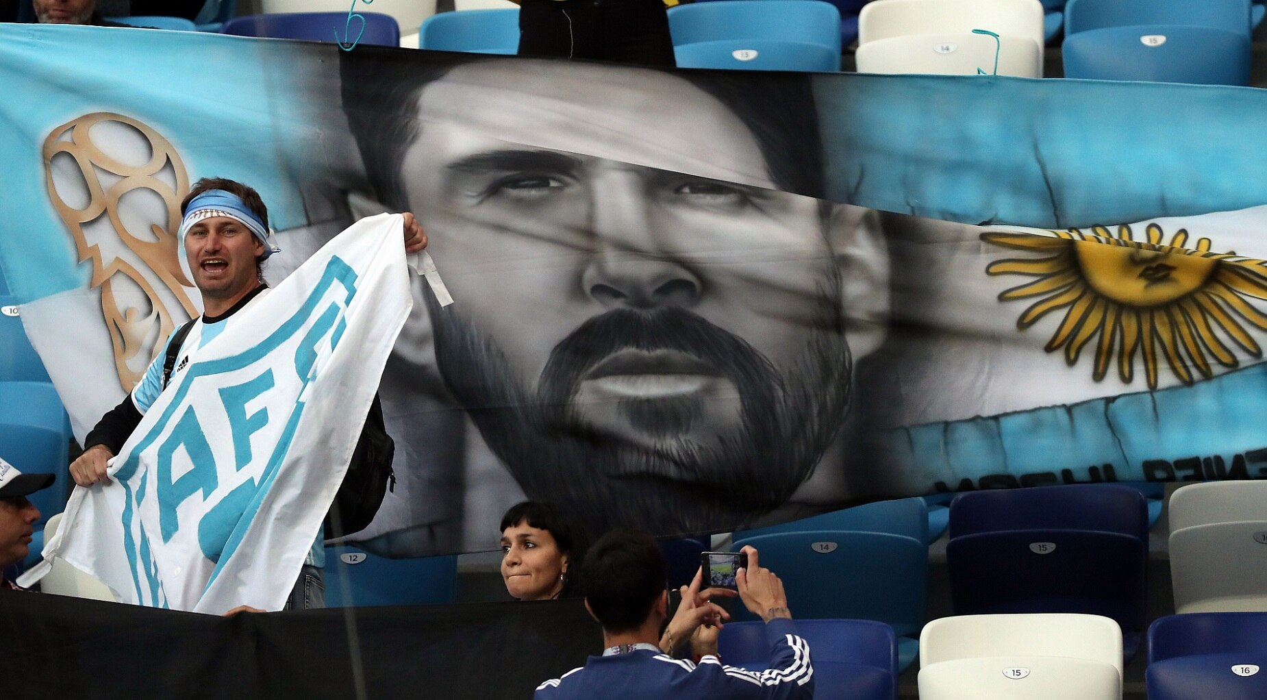 messi-bandera-mundial-efe-bbva messi-bandera-mundial-efe-bbva