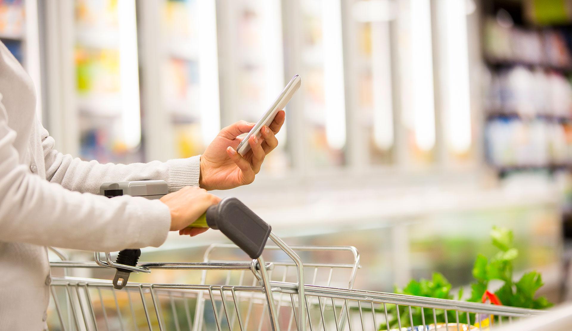 tiendas-compras-movil-comercio-electronico-app-smartphone-ecommerce-supermercado-bbva- bbva research - sector retail