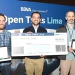 Eduardo Torres-Llosa y Gonzalo Camargo junto a los premiados de BBVA Open Talent Perú 2018.