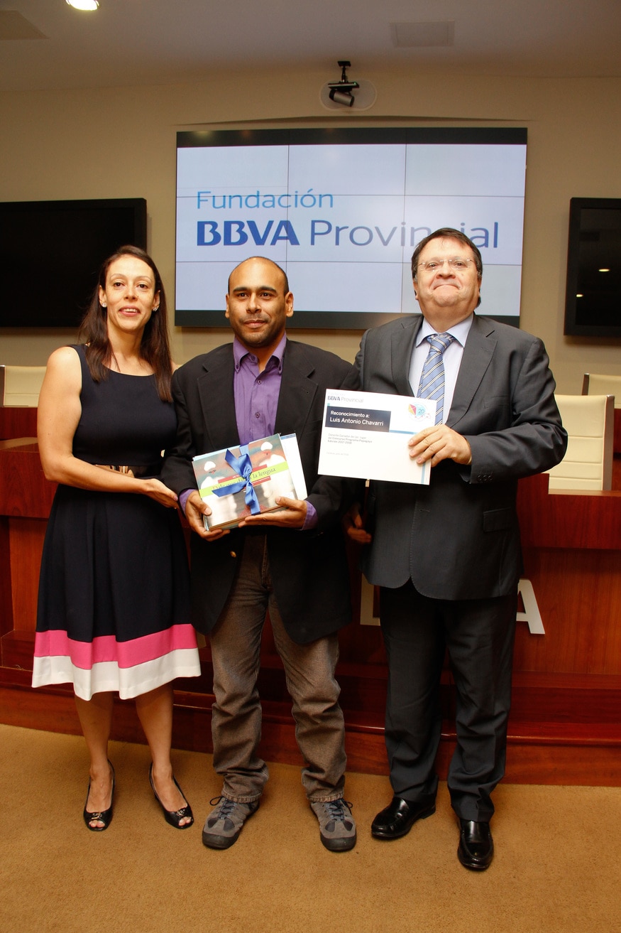Docente ganador 1er lugar Concurso Papagayo Fundación BBVA Provincial