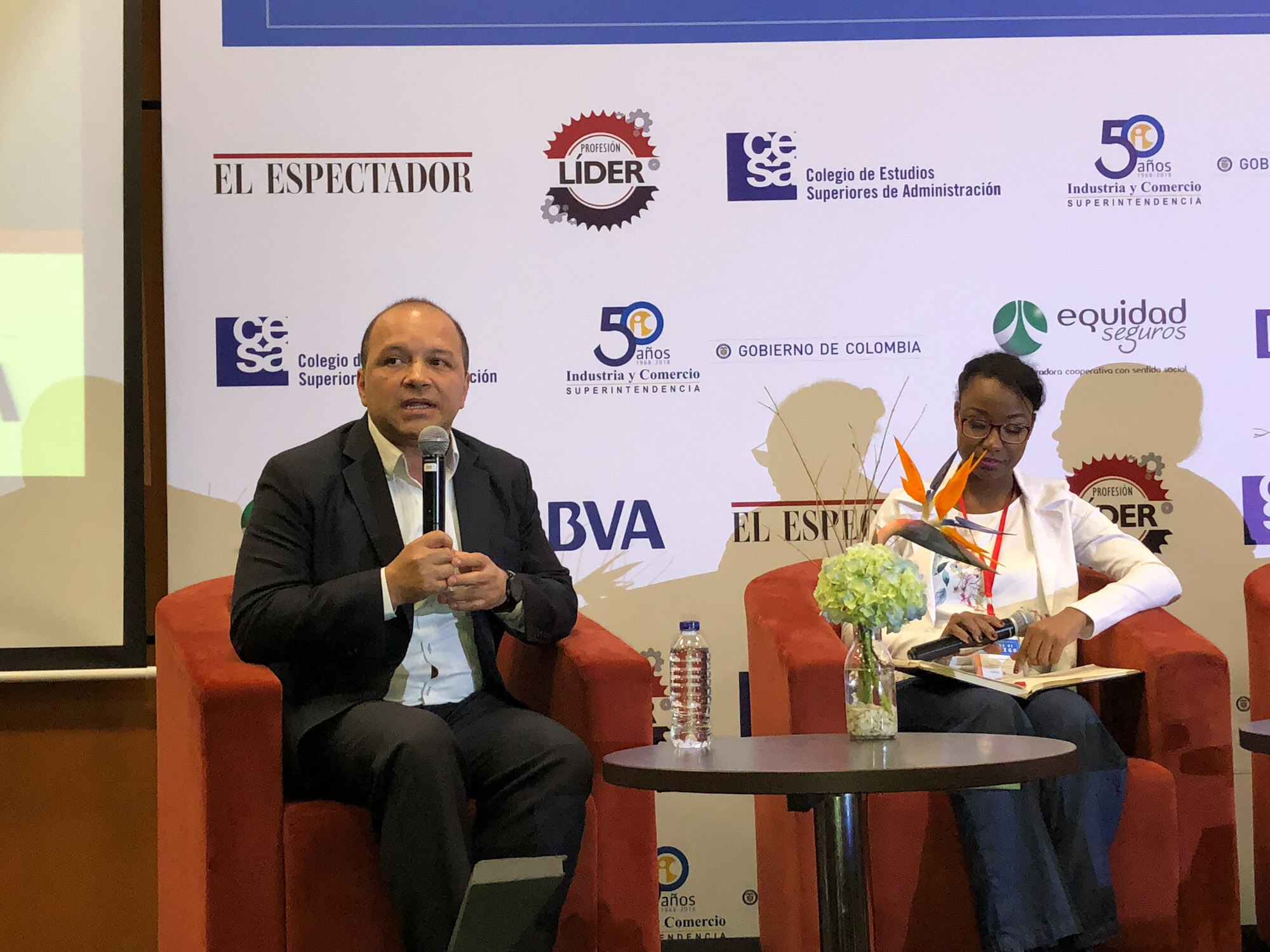 Mauricio Flores, director de Responsabilidad Corporativa de BBVA Colombia, participa en en el conversatorio Educación incluyente, generadora de liderazgo social, del foro Hablemos de Liderazgo, una convocatoria del diario El Espectador. Mauricio Flores, director de Responsabilidad Corporativa de BBVA Colombia, participa en en el conversatorio Educación incluyente, generadora de liderazgo social,
