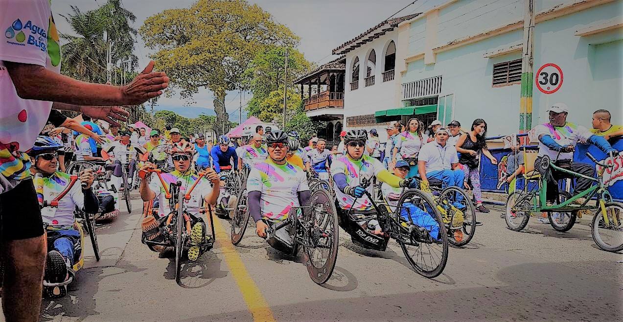 Carrera Ser Inspiración Buga, Valle durante la primera versión, en la que participó Francisco Sanclemente, deportista patrocionado por BBVA. Carrera Ser Inspiración Buga, Valle