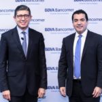 Eduardo Osuna, vicepresidente y director general de BBVA Bancomer y Francisco Leyva, Director General de Sistemas y Operaciones de BBVA Bancomer