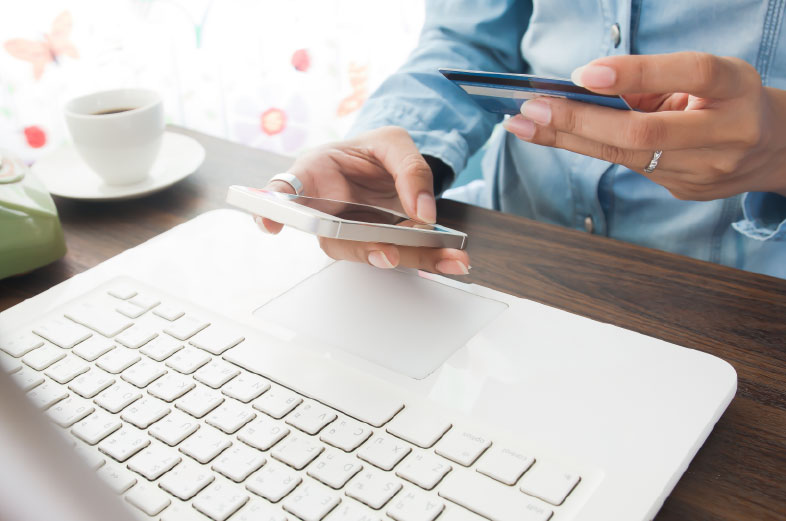Está de moda comprar online Está de moda comprar online