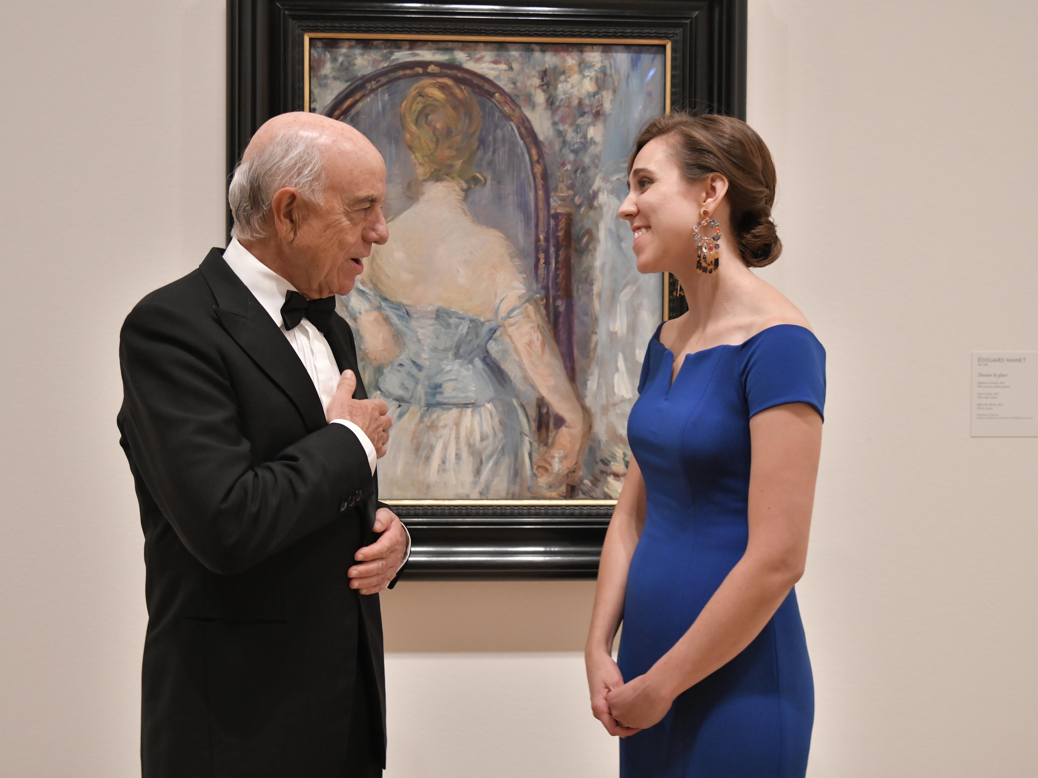 Francisco González, presidente de BBVA, con Megan Fontanella, comisaria de la exposición Francisco González, presidente de BBVA, con Megan Fontanella, comisaria de la exposición
