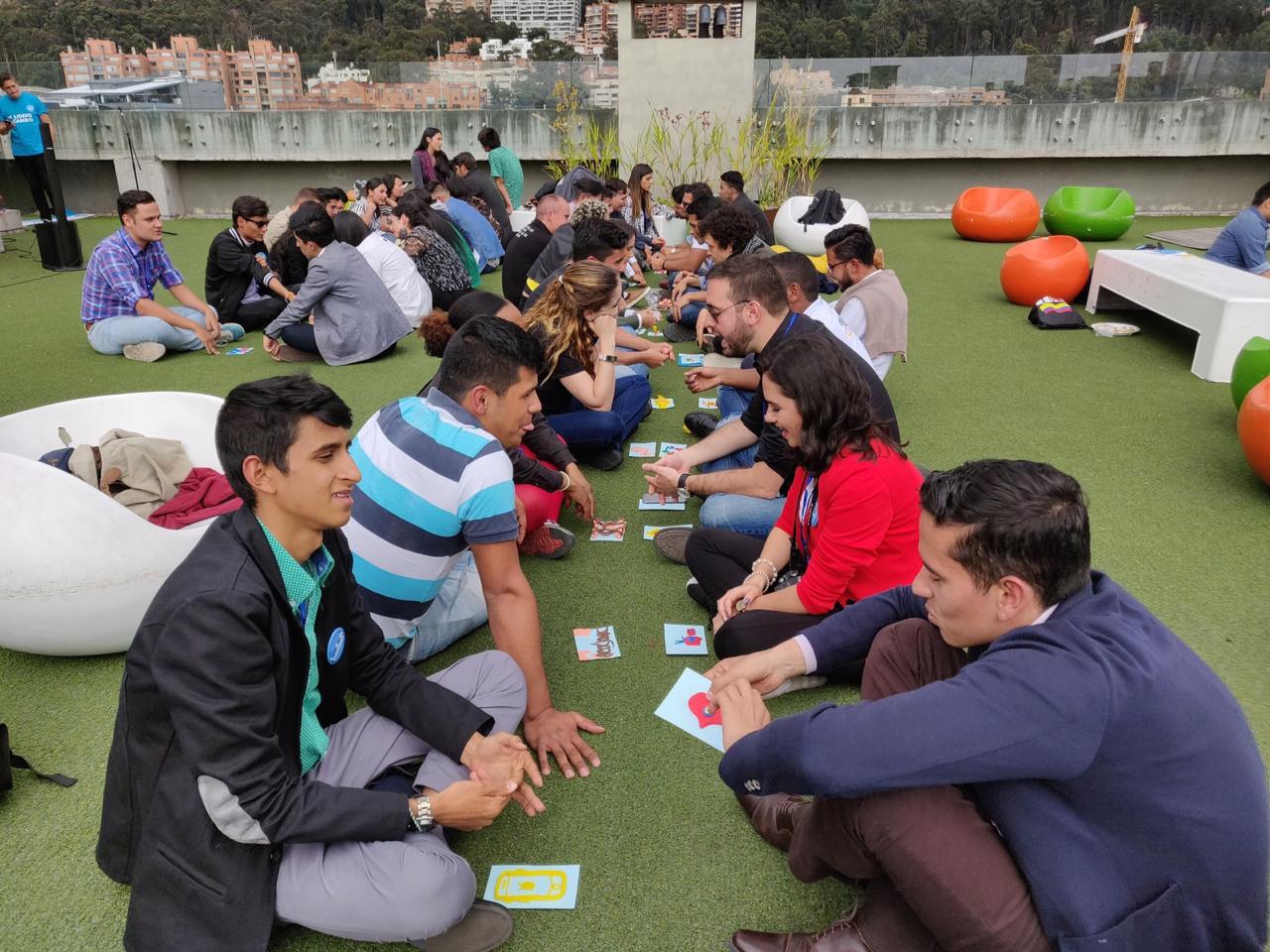 Fotografía de Jóvenes colombianos participan en los talleres de formación de Lidera El Cambio, evento patrocinado por BBVA